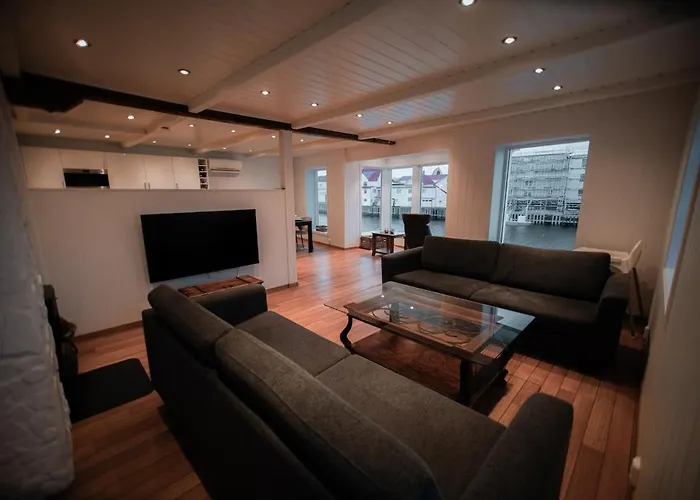 Harbour Haven Henningsvær